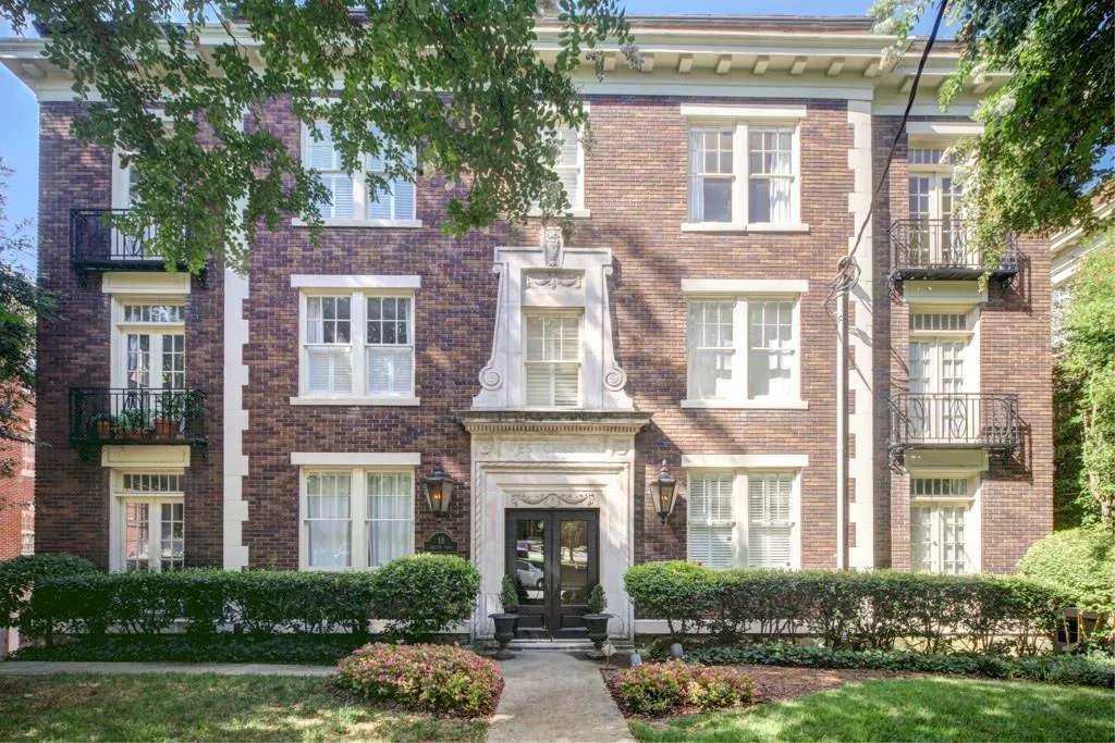 18 Collier Road Nw Unit 10, Atlanta, Georgia 30309, 2 Bedrooms Bedrooms, ,1 BathroomBathrooms,Residential,Sold,18 Collier Road Nw Unit 10,5721250