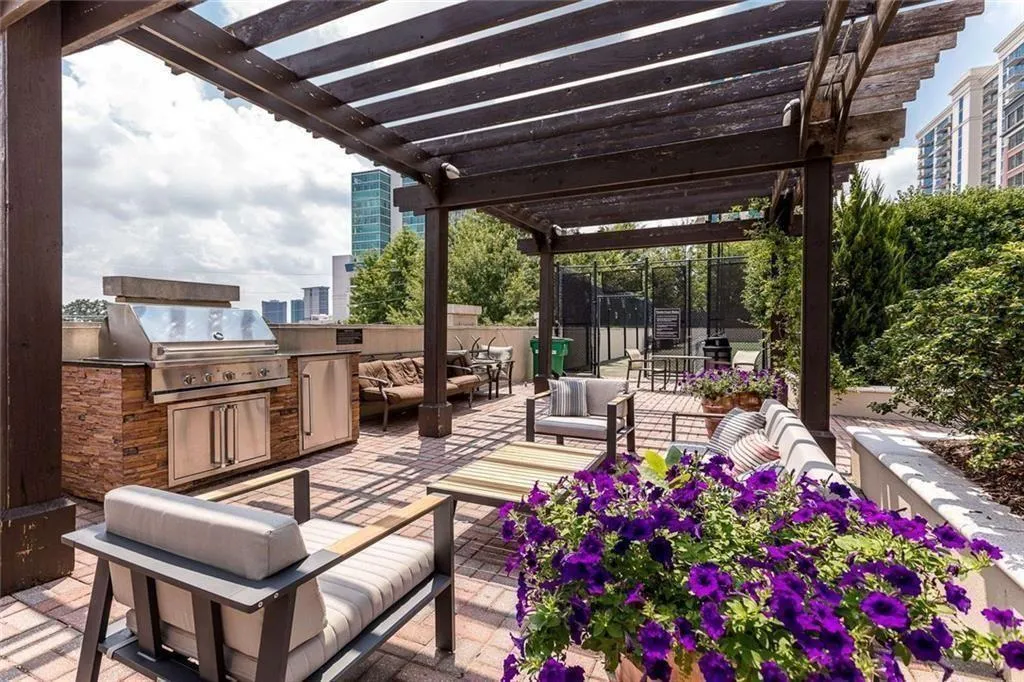 325 E Paces Ferry Road Ne Unit 805, Atlanta, Georgia 30305, 2 Bedrooms Bedrooms, 0 ,2 BathroomsBathrooms,Residential,Sold,325 E Paces Ferry Road Ne Unit 805,7761549