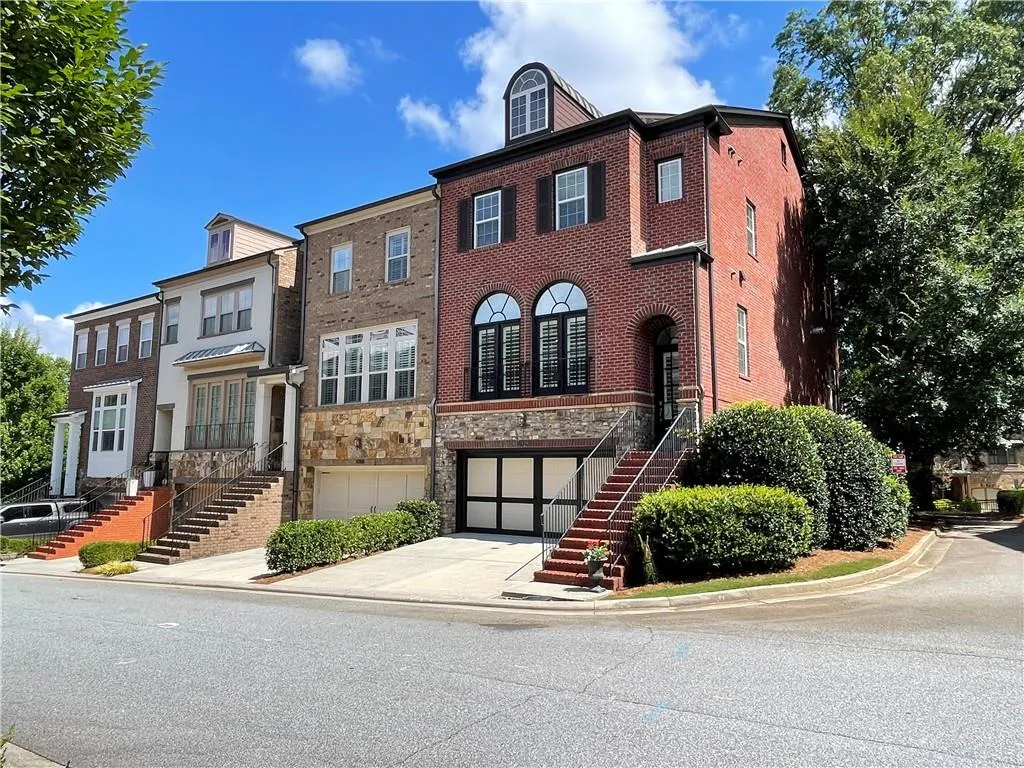 Only a 4 unit building