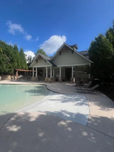 Beautiful zero-entry private community pool and cabana