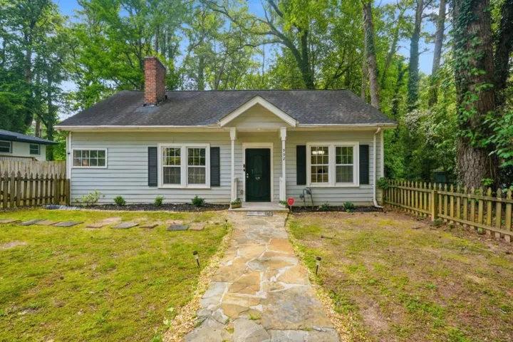 Welcome To 992 Westmont Road!