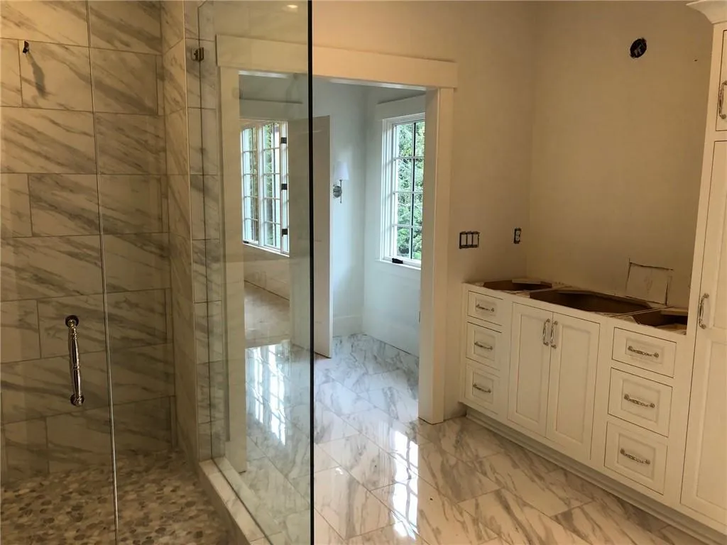 5995 Riverwood Drive, Atlanta, Georgia 30328, 5 Bedrooms Bedrooms, ,5 BathroomsBathrooms,Residential,Sold,5995 Riverwood Drive,6729704