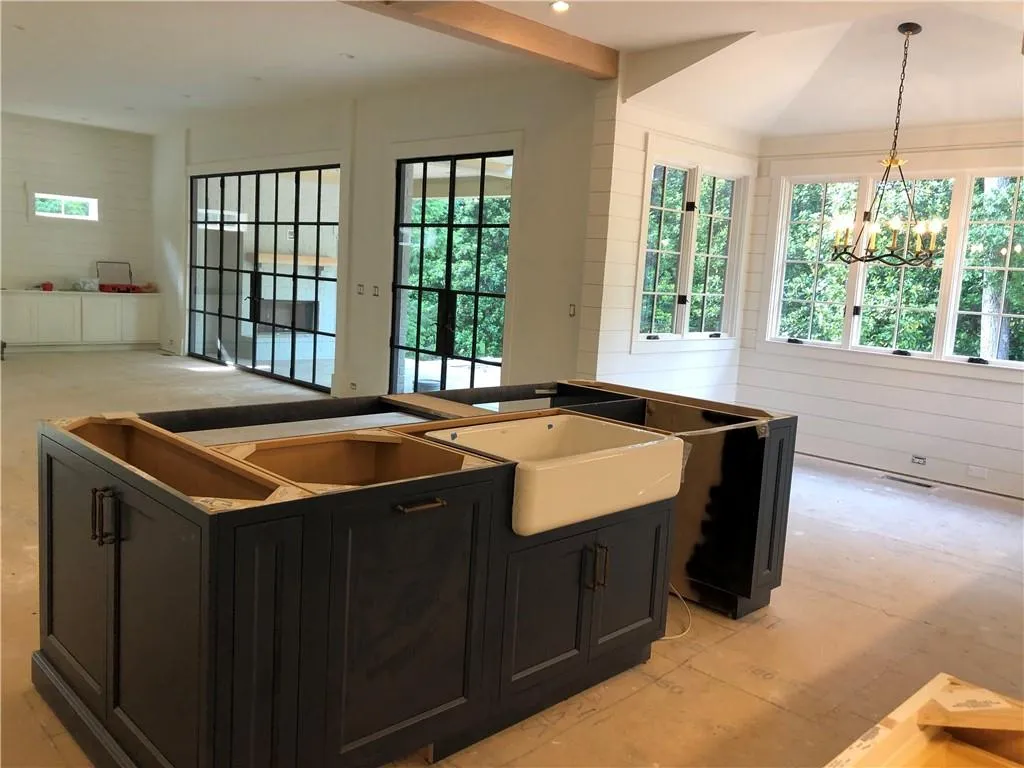 5995 Riverwood Drive, Atlanta, Georgia 30328, 5 Bedrooms Bedrooms, ,5 BathroomsBathrooms,Residential,Sold,5995 Riverwood Drive,6729704