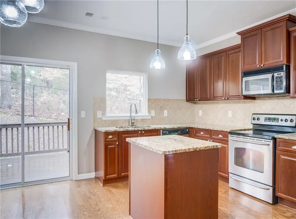 1372 Liberty Parkway Nw Unit 1372, Atlanta, Georgia 30318, 3 Bedrooms Bedrooms, ,3 BathroomsBathrooms,Residential,Sold,1372 Liberty Parkway Nw Unit 1372,5817771