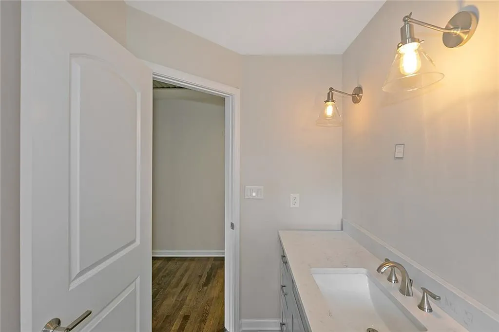 460 Grenock Circle, Sandy Springs, Georgia 30328, 4 Bedrooms Bedrooms, ,3 BathroomsBathrooms,Residential,Sold,460 Grenock Circle,6693009