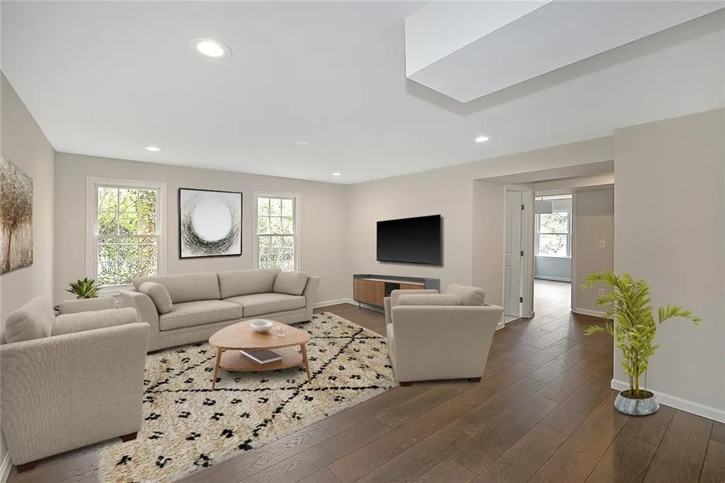 460 Grenock Circle, Sandy Springs, Georgia 30328, 4 Bedrooms Bedrooms, ,3 BathroomsBathrooms,Residential,Sold,460 Grenock Circle,6693009