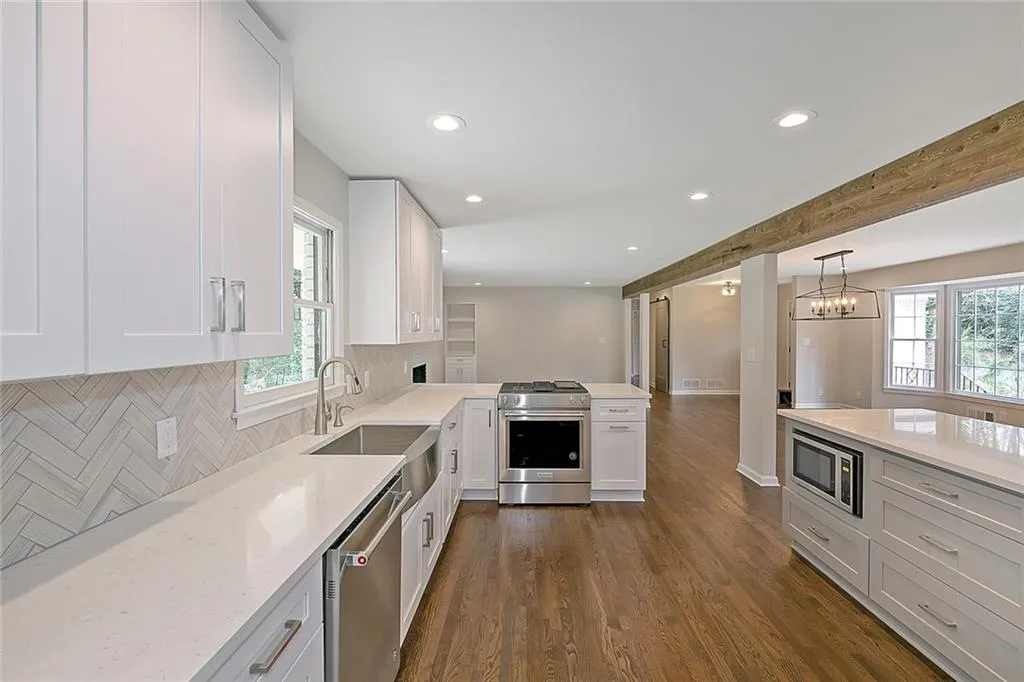 460 Grenock Circle, Sandy Springs, Georgia 30328, 4 Bedrooms Bedrooms, ,3 BathroomsBathrooms,Residential,Sold,460 Grenock Circle,6693009
