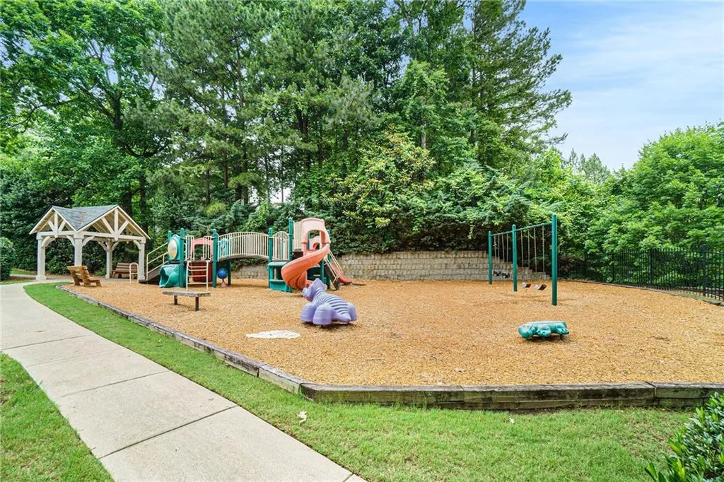 7405 Princeton Trace, Sandy Springs, Georgia 30328, 4 Bedrooms Bedrooms, ,3 BathroomsBathrooms,Residential,Sold,7405 Princeton Trace,7058227