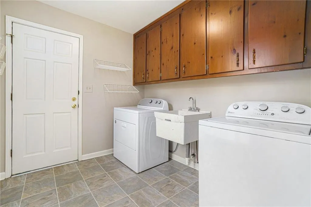 7405 Princeton Trace, Sandy Springs, Georgia 30328, 4 Bedrooms Bedrooms, ,3 BathroomsBathrooms,Residential,Sold,7405 Princeton Trace,7058227