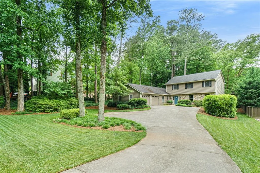 7405 Princeton Trace, Sandy Springs, Georgia 30328, 4 Bedrooms Bedrooms, ,3 BathroomsBathrooms,Residential,Sold,7405 Princeton Trace,7058227