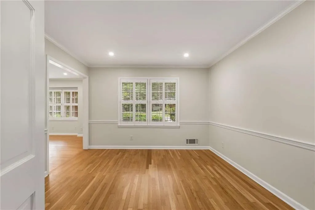 229 Devonwood Drive Drive, Atlanta, Georgia 30328, 6 Bedrooms Bedrooms, ,3 BathroomsBathrooms,Residential,For Sale,229 Devonwood Drive Drive,7595772