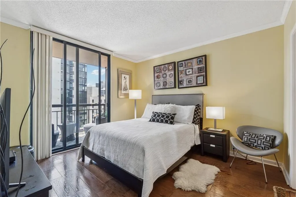 3481 Lakeside Drive Ne Unit 1103, Atlanta, Georgia 30326, 2 Bedrooms Bedrooms, ,2 BathroomsBathrooms,Residential,For Sale,3481 Lakeside Drive Ne Unit 1103,7580238