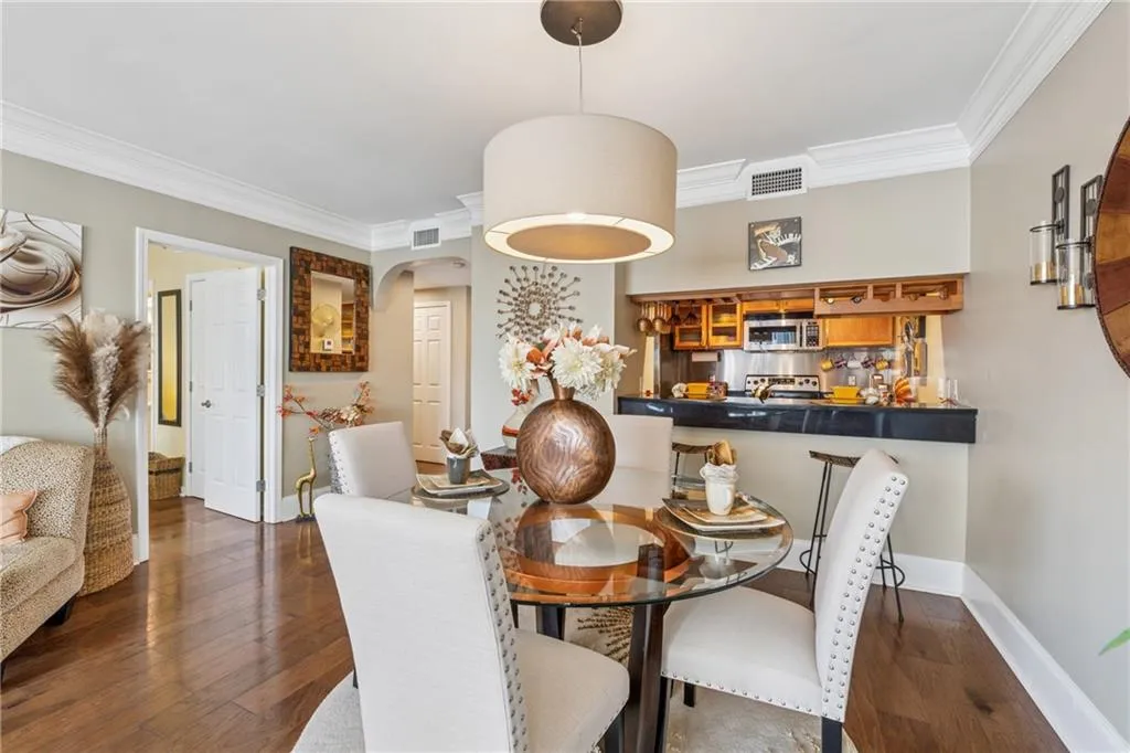 3481 Lakeside Drive Ne Unit 1103, Atlanta, Georgia 30326, 2 Bedrooms Bedrooms, ,2 BathroomsBathrooms,Residential,For Sale,3481 Lakeside Drive Ne Unit 1103,7580238