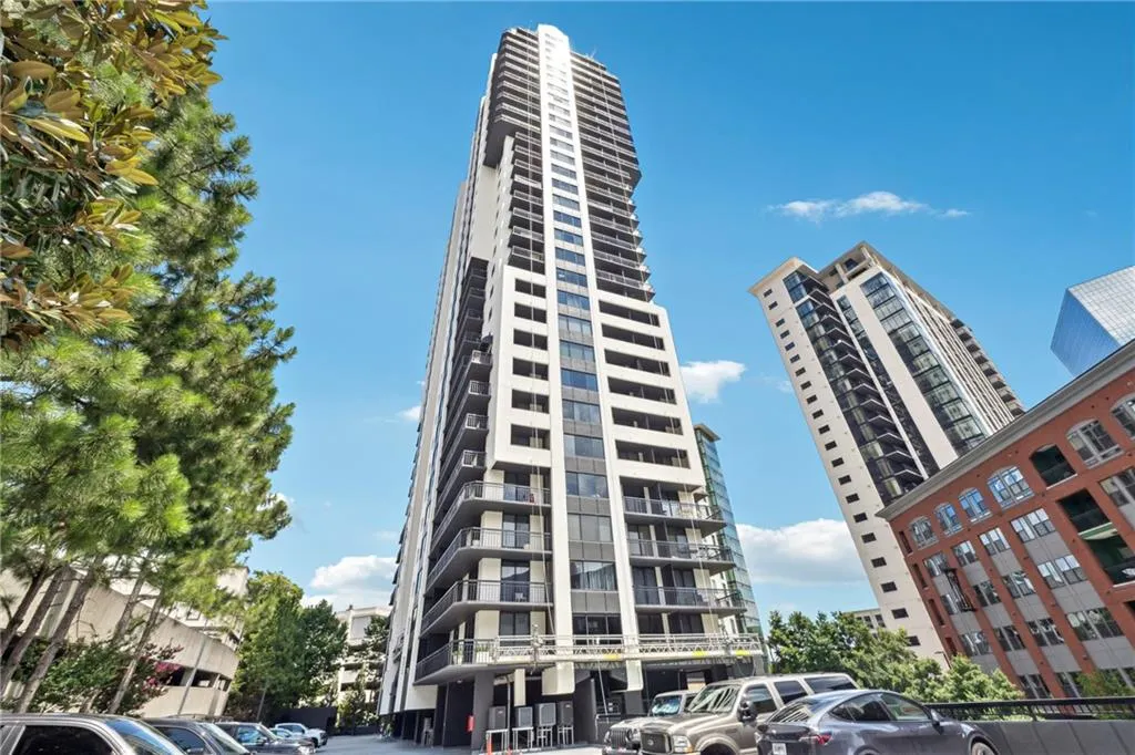 3481 Lakeside Drive Ne Unit 1103, Atlanta, Georgia 30326, 2 Bedrooms Bedrooms, ,2 BathroomsBathrooms,Residential,For Sale,3481 Lakeside Drive Ne Unit 1103,7580238