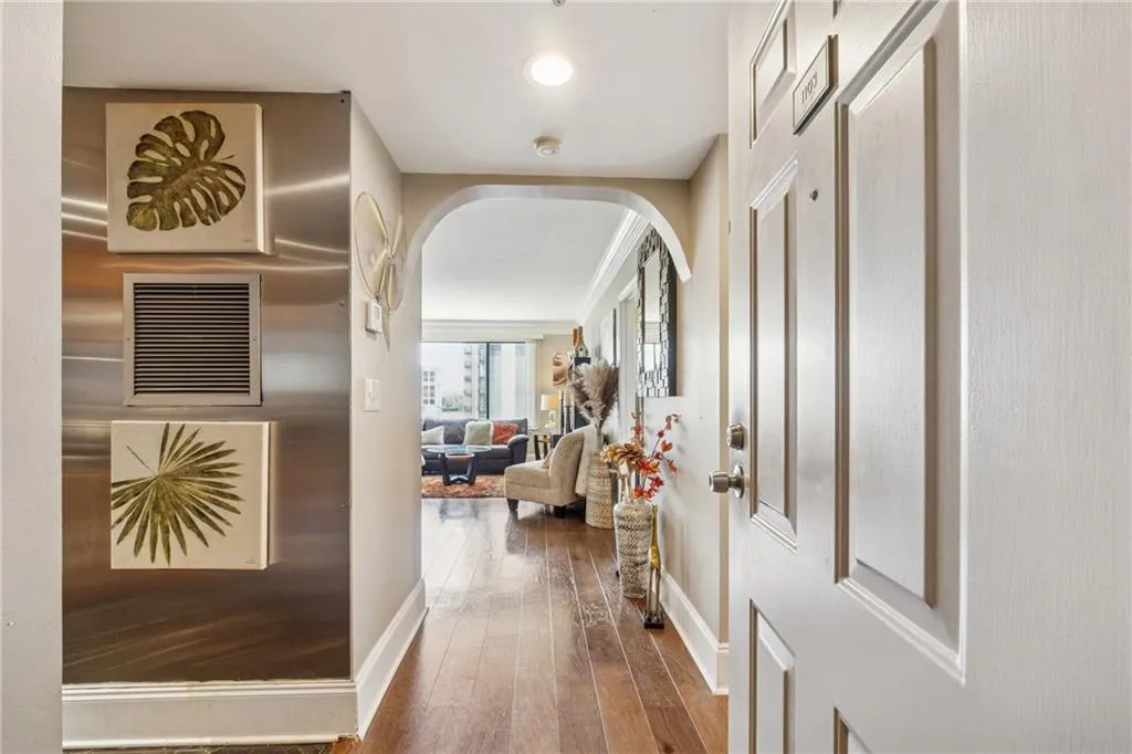 3481 Lakeside Drive Ne Unit 1103, Atlanta, Georgia 30326, 2 Bedrooms Bedrooms, ,2 BathroomsBathrooms,Residential,For Sale,3481 Lakeside Drive Ne Unit 1103,7580238