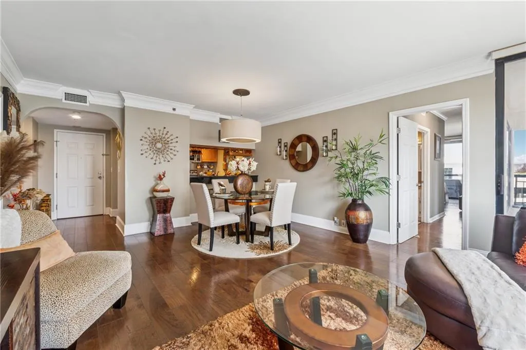 3481 Lakeside Drive Ne Unit 1103, Atlanta, Georgia 30326, 2 Bedrooms Bedrooms, ,2 BathroomsBathrooms,Residential,For Sale,3481 Lakeside Drive Ne Unit 1103,7580238