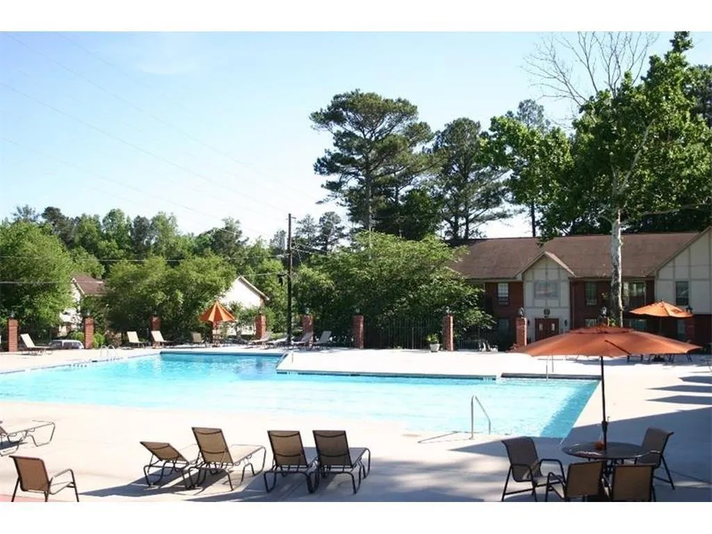 6851 Roswell Road Unit F26, Sandy Springs, Georgia 30328, 2 Bedrooms Bedrooms, ,2 BathroomsBathrooms,Residential,Sold,6851 Roswell Road Unit F26,5664445