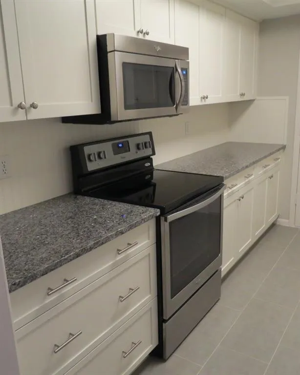 6851 Roswell Road Unit F26, Sandy Springs, Georgia 30328, 2 Bedrooms Bedrooms, ,2 BathroomsBathrooms,Residential,Sold,6851 Roswell Road Unit F26,5664445