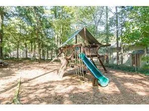 6851 Roswell Road Unit F26, Sandy Springs, Georgia 30328, 2 Bedrooms Bedrooms, ,2 BathroomsBathrooms,Residential,Sold,6851 Roswell Road Unit F26,5664445