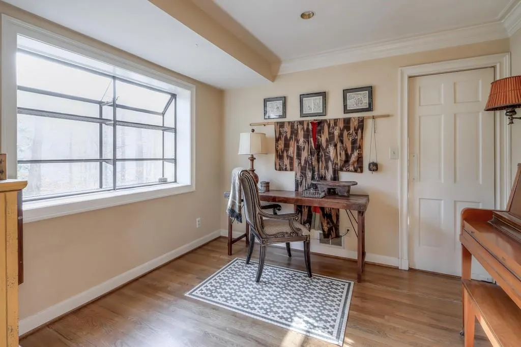 345 W Spalding Drive, Sandy Springs, Georgia 30328, 4 Bedrooms Bedrooms, ,2 BathroomsBathrooms,Residential,Sold,345 W Spalding Drive,6994643