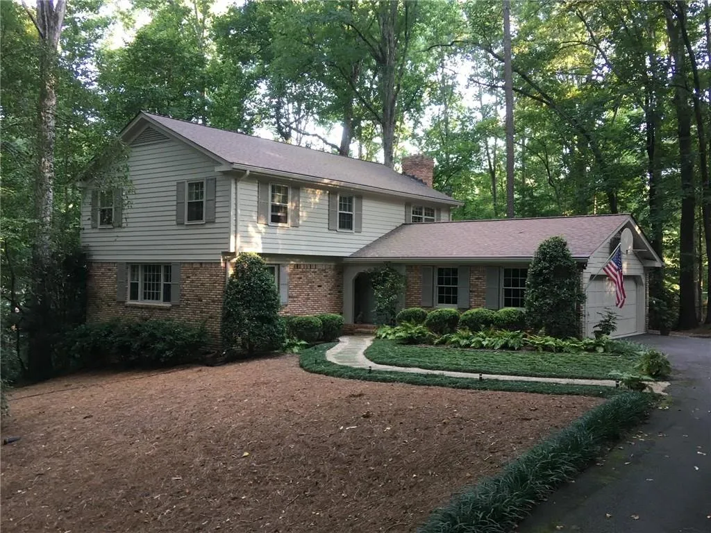 345 W Spalding Drive, Sandy Springs, Georgia 30328, 4 Bedrooms Bedrooms, ,2 BathroomsBathrooms,Residential,Sold,345 W Spalding Drive,6994643