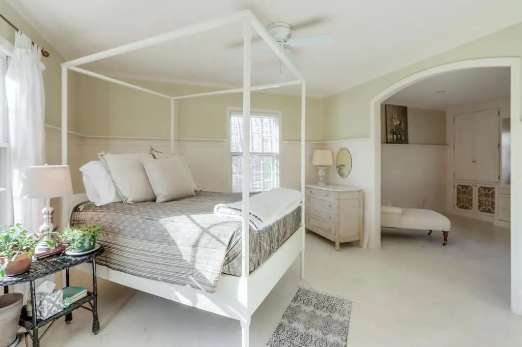 345 W Spalding Drive, Sandy Springs, Georgia 30328, 4 Bedrooms Bedrooms, ,2 BathroomsBathrooms,Residential,Sold,345 W Spalding Drive,6994643