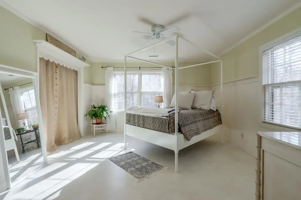 345 W Spalding Drive, Sandy Springs, Georgia 30328, 4 Bedrooms Bedrooms, ,2 BathroomsBathrooms,Residential,Sold,345 W Spalding Drive,6994643