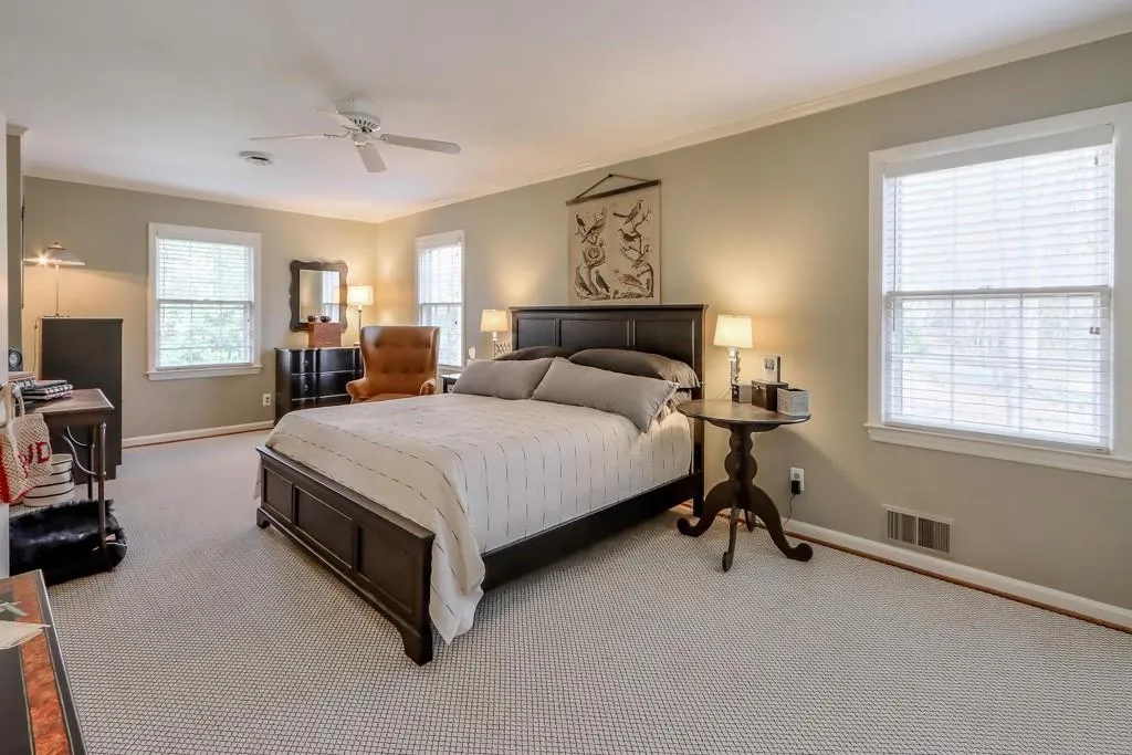 345 W Spalding Drive, Sandy Springs, Georgia 30328, 4 Bedrooms Bedrooms, ,2 BathroomsBathrooms,Residential,Sold,345 W Spalding Drive,6994643