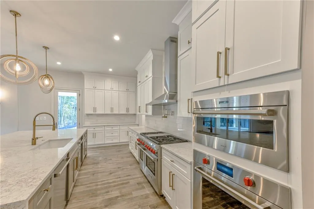 1105 Curry Drive, Sandy Springs, Georgia 30342, 7 Bedrooms Bedrooms, ,7 BathroomsBathrooms,Residential,Sold,1105 Curry Drive,7169635