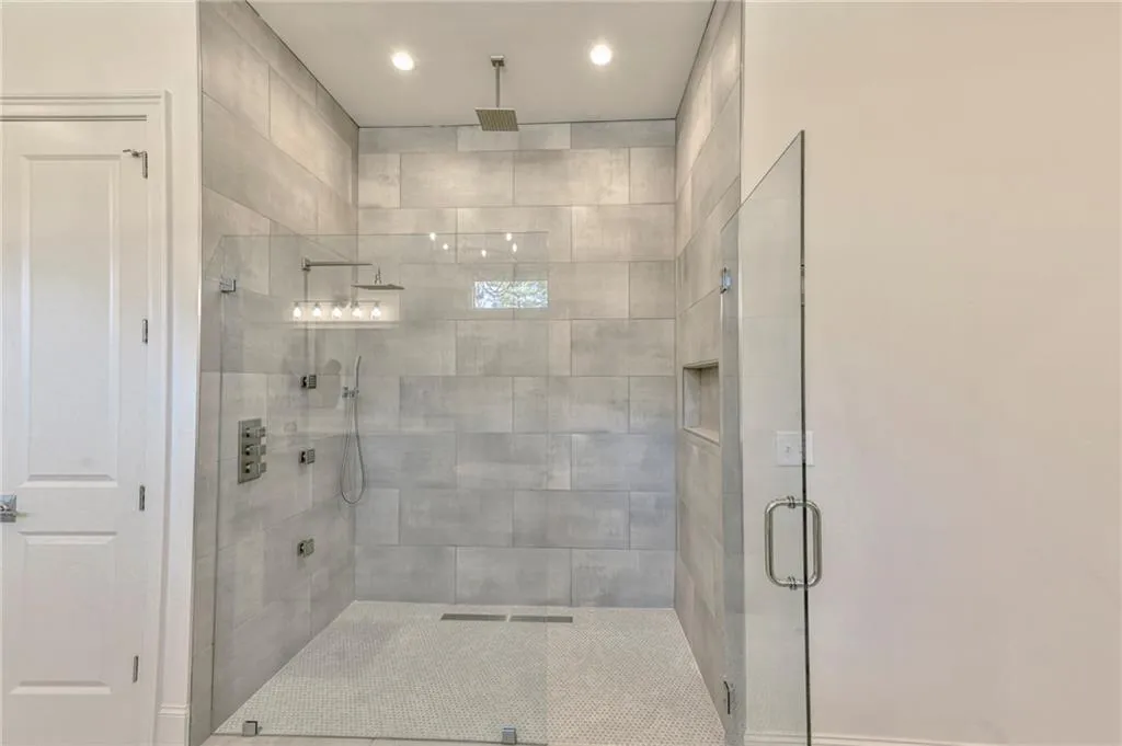 1105 Curry Drive, Sandy Springs, Georgia 30342, 7 Bedrooms Bedrooms, ,7 BathroomsBathrooms,Residential,Sold,1105 Curry Drive,7169635