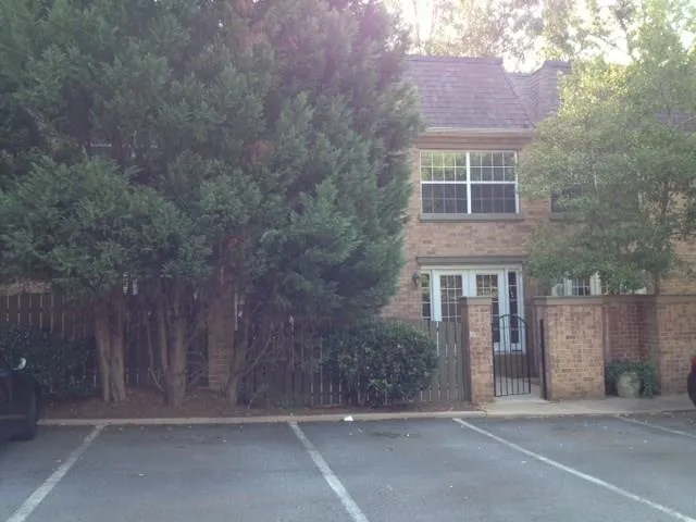 6980 Roswell Road Ne Unit A2, Atlanta, Georgia 30328, 3 Bedrooms Bedrooms, ,2 BathroomsBathrooms,Residential,Sold,6980 Roswell Road Ne Unit A2,5906132
