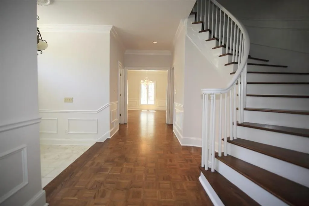 300 Skyridge Drive, Sandy Springs, Georgia 30350, 4 Bedrooms Bedrooms, ,3 BathroomsBathrooms,Residential,Sold,300 Skyridge Drive,5982151