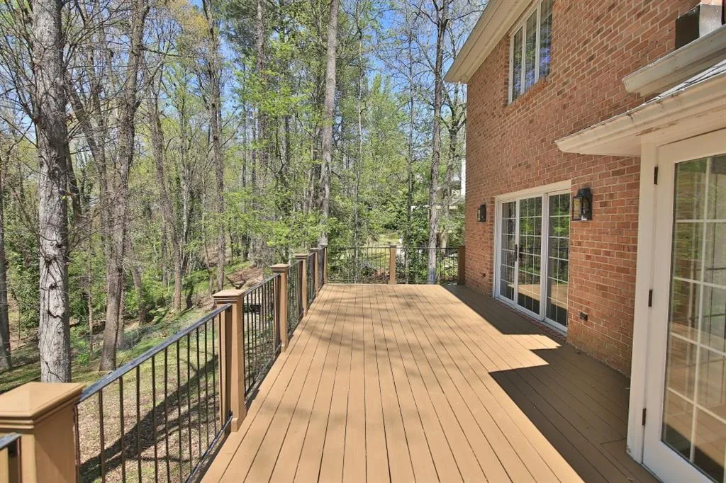 300 Skyridge Drive, Sandy Springs, Georgia 30350, 4 Bedrooms Bedrooms, ,3 BathroomsBathrooms,Residential,Sold,300 Skyridge Drive,5982151