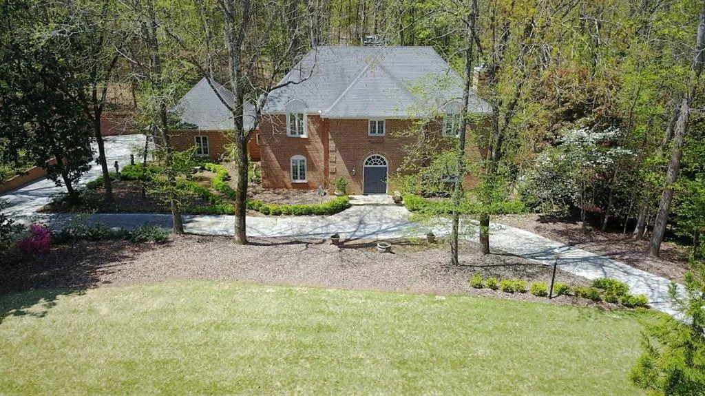 300 Skyridge Drive, Sandy Springs, Georgia 30350, 4 Bedrooms Bedrooms, ,3 BathroomsBathrooms,Residential,Sold,300 Skyridge Drive,5982151