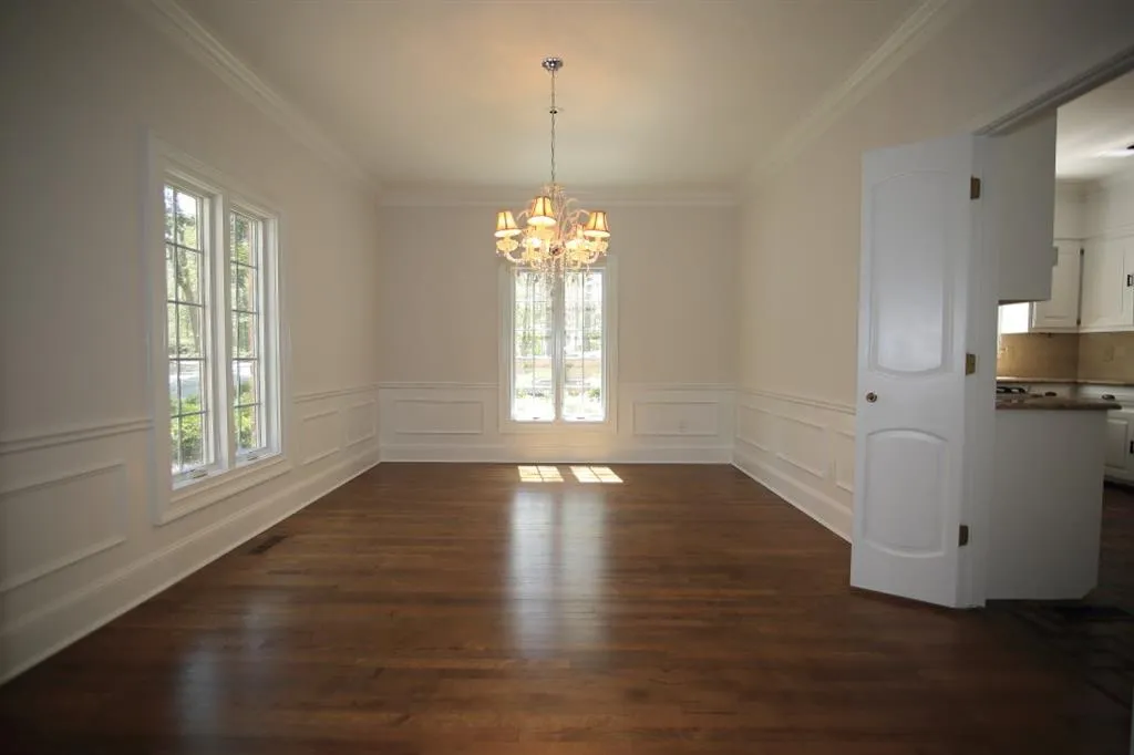 300 Skyridge Drive, Sandy Springs, Georgia 30350, 4 Bedrooms Bedrooms, ,3 BathroomsBathrooms,Residential,Sold,300 Skyridge Drive,5982151