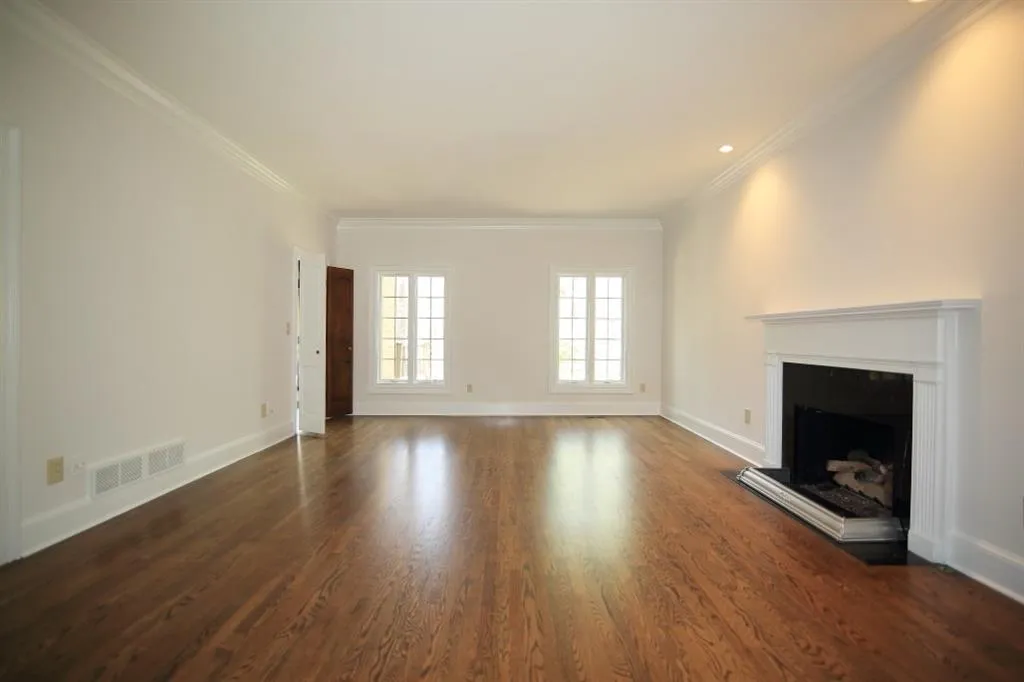 300 Skyridge Drive, Sandy Springs, Georgia 30350, 4 Bedrooms Bedrooms, ,3 BathroomsBathrooms,Residential,Sold,300 Skyridge Drive,5982151
