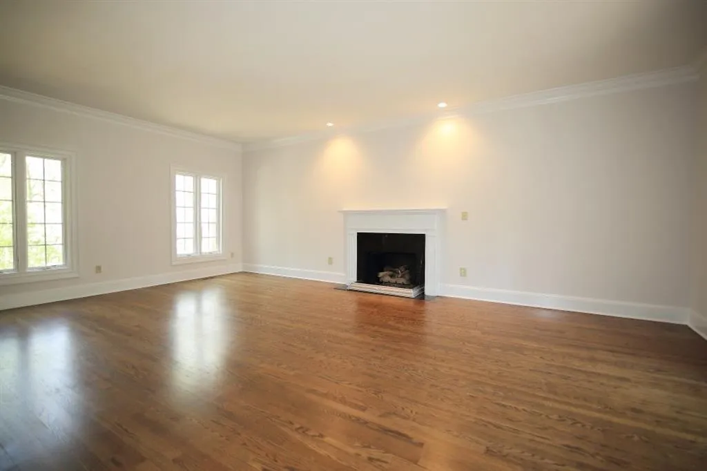 300 Skyridge Drive, Sandy Springs, Georgia 30350, 4 Bedrooms Bedrooms, ,3 BathroomsBathrooms,Residential,Sold,300 Skyridge Drive,5982151