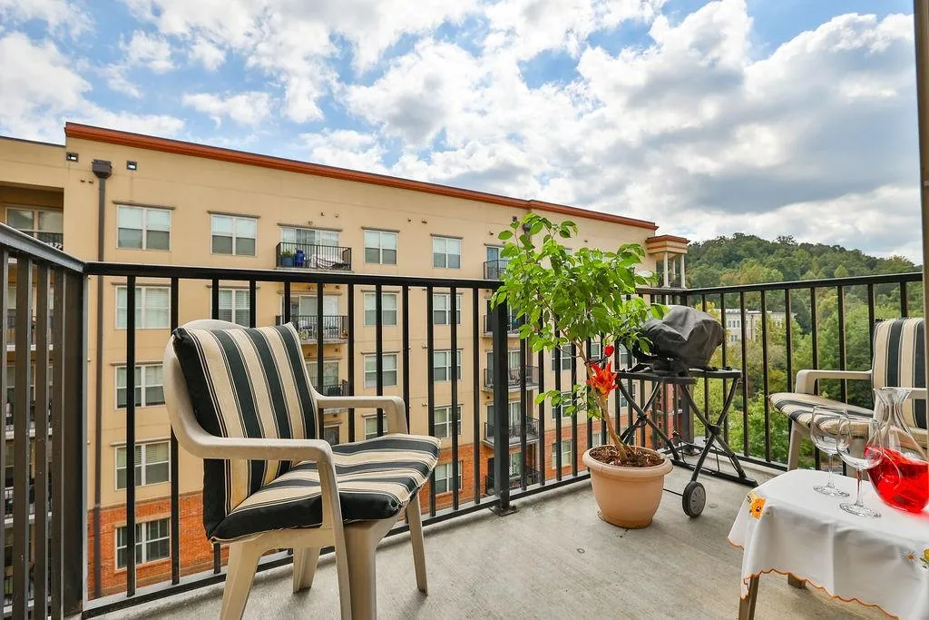 200 River Vista Drive Unit 637, Atlanta, Georgia 30339, 1 Bedroom Bedrooms, ,1 BathroomBathrooms,Residential,Sold,200 River Vista Drive Unit 637,7126322