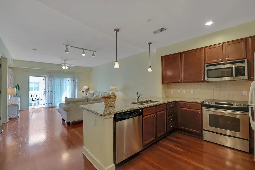 200 River Vista Drive Unit 637, Atlanta, Georgia 30339, 1 Bedroom Bedrooms, ,1 BathroomBathrooms,Residential,Sold,200 River Vista Drive Unit 637,7126322