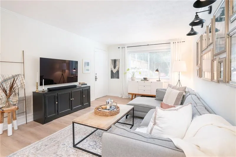 100 Biscayne Drive Nw Unit D1, Atlanta, Georgia 30309, 1 Bedroom Bedrooms, 0 ,1 BathroomBathrooms,Residential,For Sale,100 Biscayne Drive Nw Unit D1,7722365
