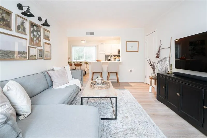 100 Biscayne Drive Nw Unit D1, Atlanta, Georgia 30309, 1 Bedroom Bedrooms, 0 ,1 BathroomBathrooms,Residential,For Sale,100 Biscayne Drive Nw Unit D1,7722365