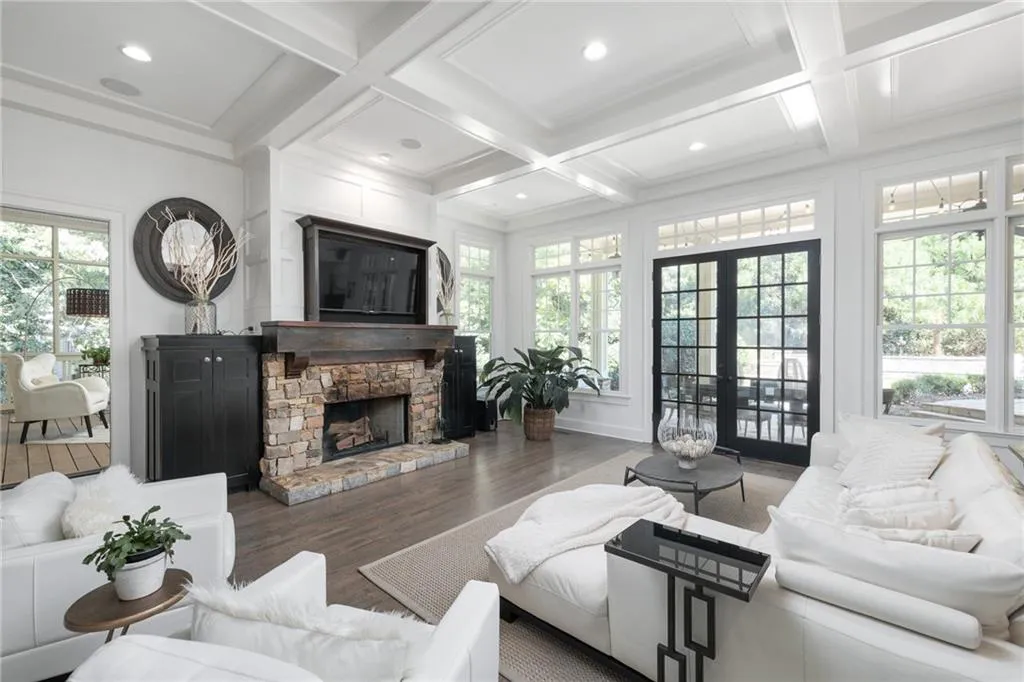 4711 Dudley Lane, Sandy Springs, Georgia 30327, 5 Bedrooms Bedrooms, ,6 BathroomsBathrooms,Residential,Sold,4711 Dudley Lane,7129032