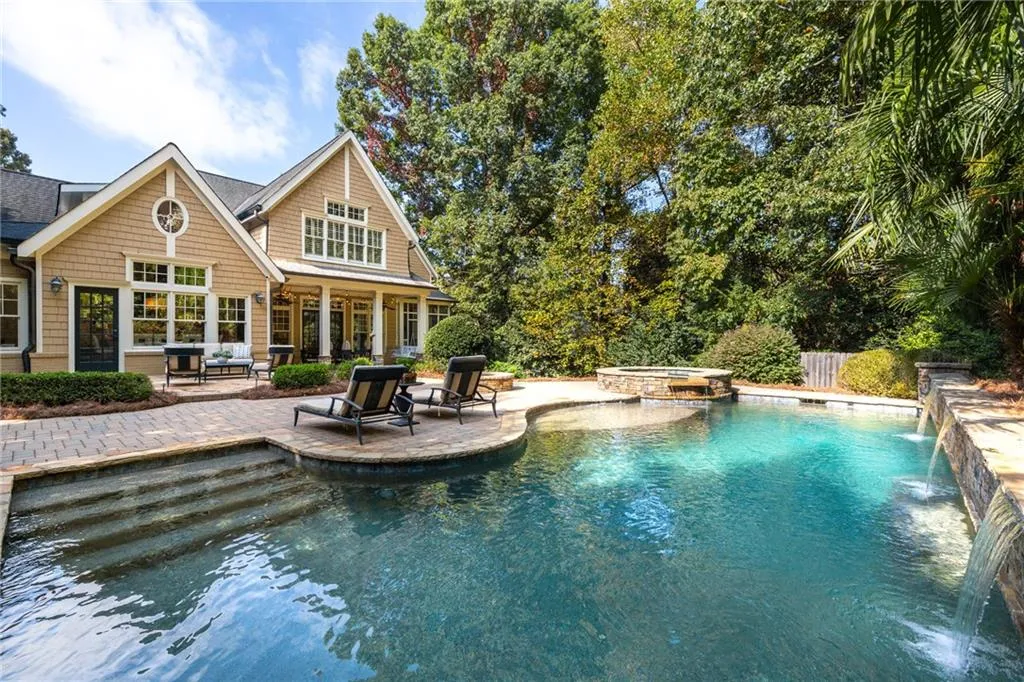 4711 Dudley Lane, Sandy Springs, Georgia 30327, 5 Bedrooms Bedrooms, ,6 BathroomsBathrooms,Residential,Sold,4711 Dudley Lane,7129032