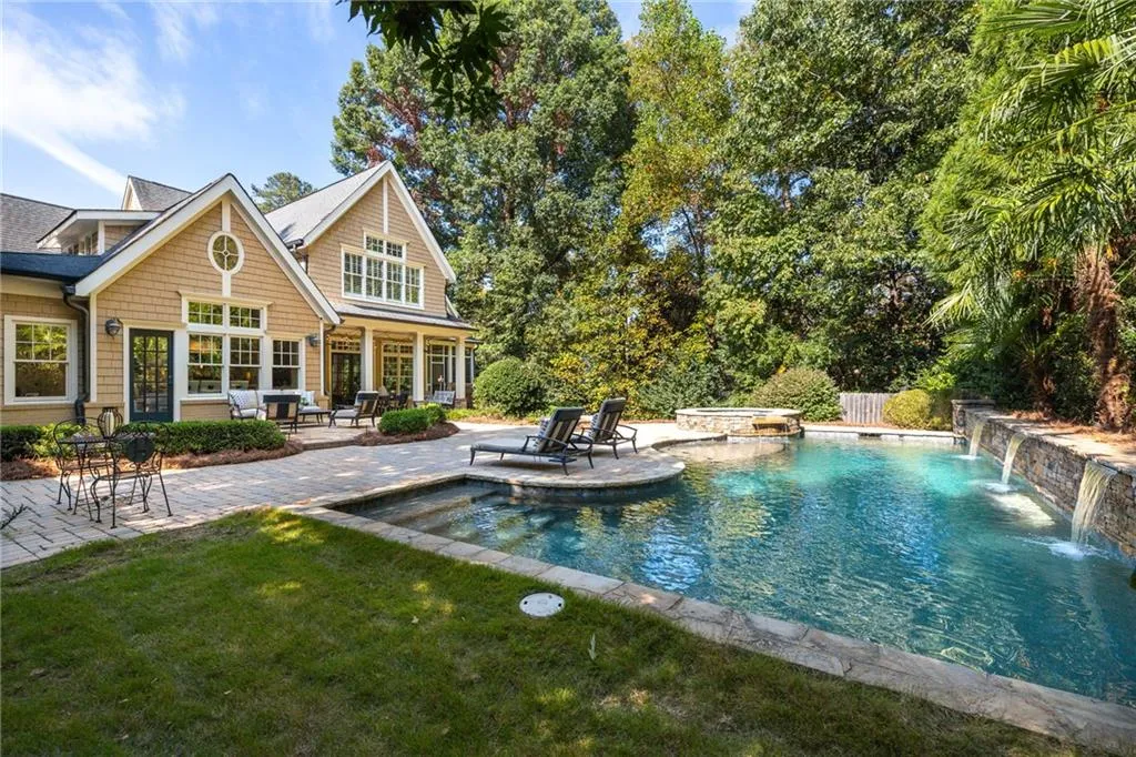 4711 Dudley Lane, Sandy Springs, Georgia 30327, 5 Bedrooms Bedrooms, ,6 BathroomsBathrooms,Residential,Sold,4711 Dudley Lane,7129032