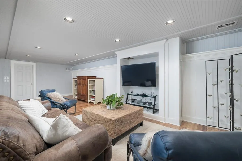 4711 Dudley Lane, Sandy Springs, Georgia 30327, 5 Bedrooms Bedrooms, ,6 BathroomsBathrooms,Residential,Sold,4711 Dudley Lane,7129032