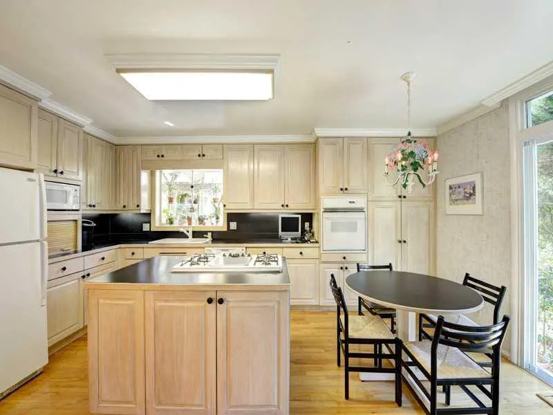 5580 Lake Forrest Drive, Sandy Springs, Georgia 30342, 4 Bedrooms Bedrooms, ,3 BathroomsBathrooms,Residential,Sold,5580 Lake Forrest Drive,5217048