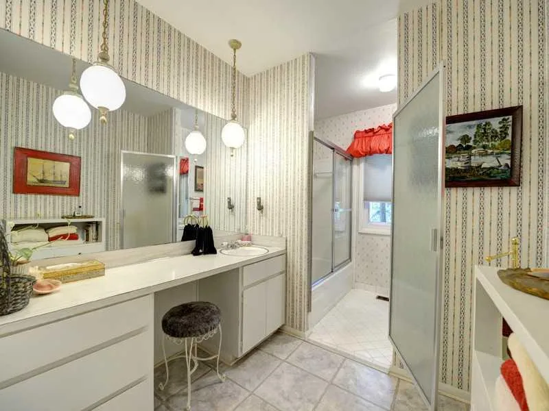 5580 Lake Forrest Drive, Sandy Springs, Georgia 30342, 4 Bedrooms Bedrooms, ,3 BathroomsBathrooms,Residential,Sold,5580 Lake Forrest Drive,5217048