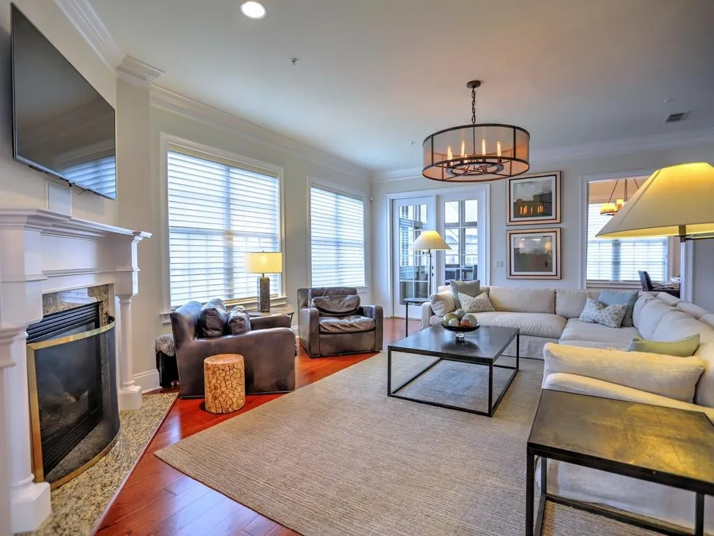 200 Riversedge Drive Unit 224, Atlanta, Georgia 30339, 3 Bedrooms Bedrooms, ,3 BathroomsBathrooms,Residential,Sold,200 Riversedge Drive Unit 224,6723963