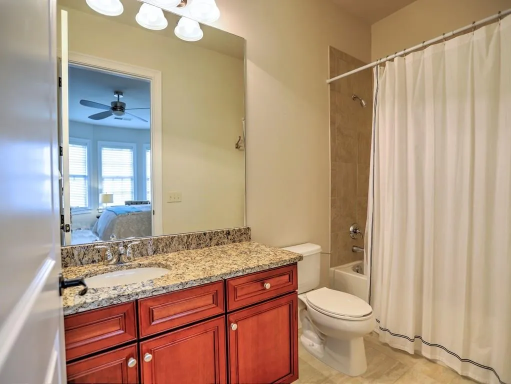 200 Riversedge Drive Unit 224, Atlanta, Georgia 30339, 3 Bedrooms Bedrooms, ,3 BathroomsBathrooms,Residential,Sold,200 Riversedge Drive Unit 224,6723963