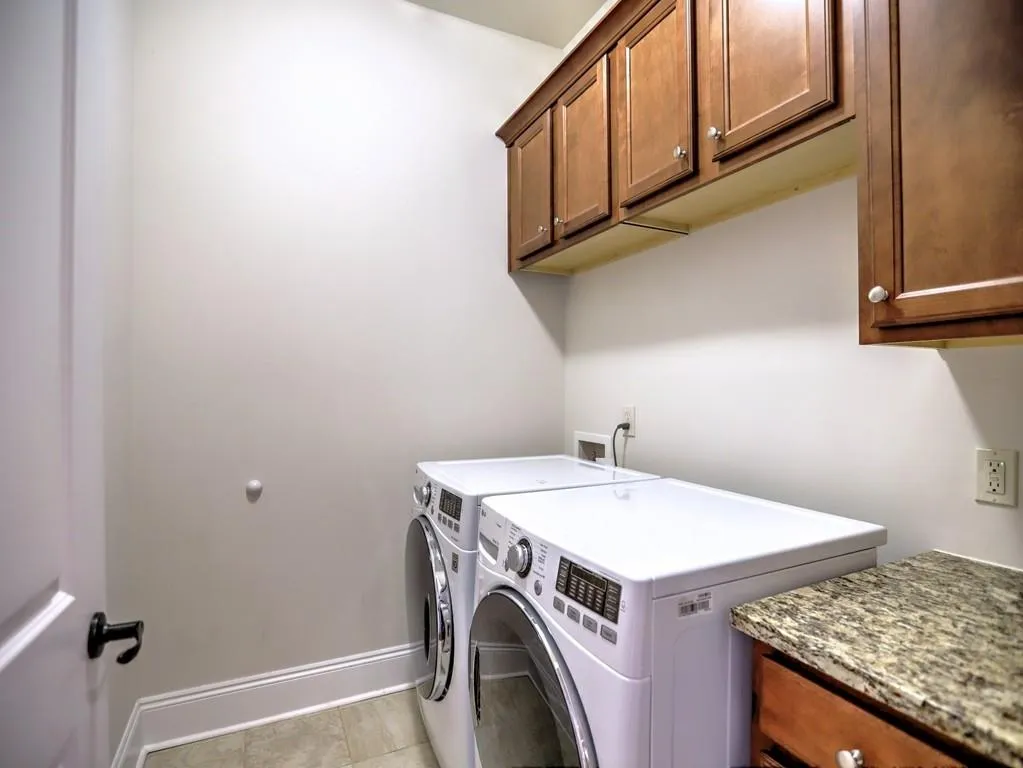 200 Riversedge Drive Unit 224, Atlanta, Georgia 30339, 3 Bedrooms Bedrooms, ,3 BathroomsBathrooms,Residential,Sold,200 Riversedge Drive Unit 224,6723963